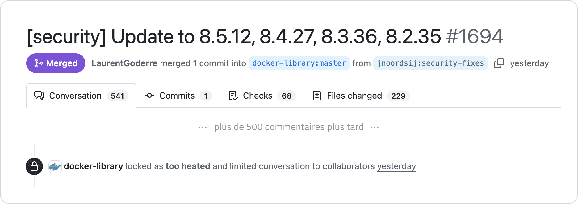 La pull request #1694 de l’image Docker officielle de PHP, fusionnée puis verrouillée comme « too heated » après plus de 500 commentaires